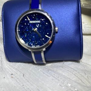 Swarovski crystalline watch silver metal clasp arge face